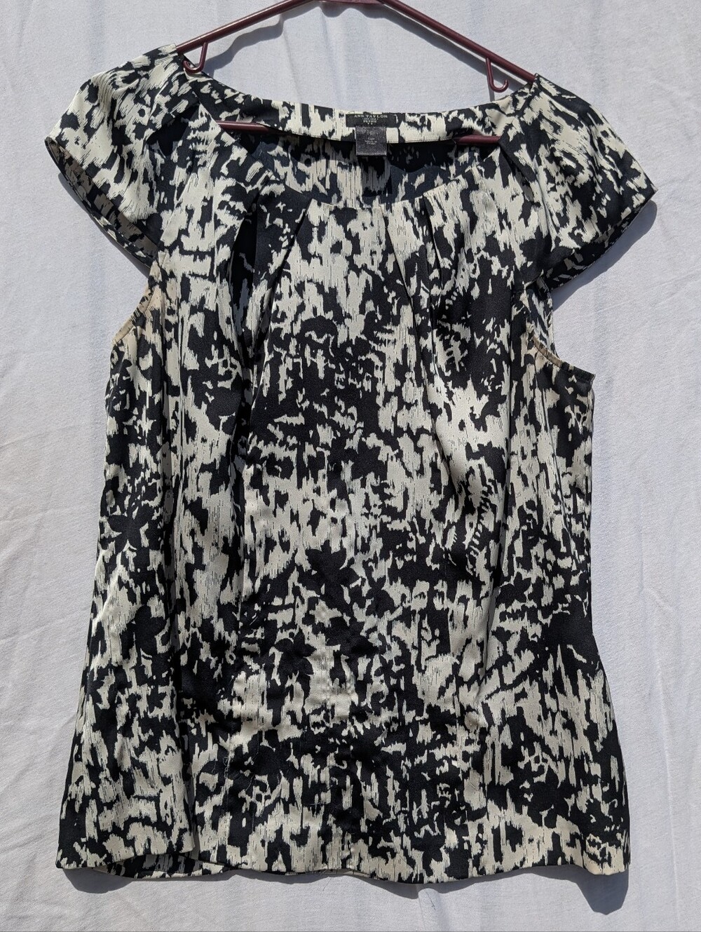 Ann Taylor Black White Abstract Ikat Print Cap Sleeve Blouse Size 14P